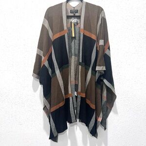 Joseph A. Elegant Knitwear in Brown and Black OS